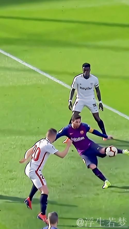 梅西个人秀：胸停后左脚16米凌空破门，点燃全场！