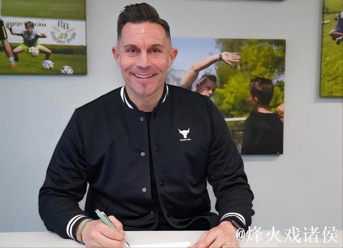 蓉城前外教汉斯:中国足球需耐心与细节并重 蓉城前外教汉斯:中国足球需耐心与细节并重